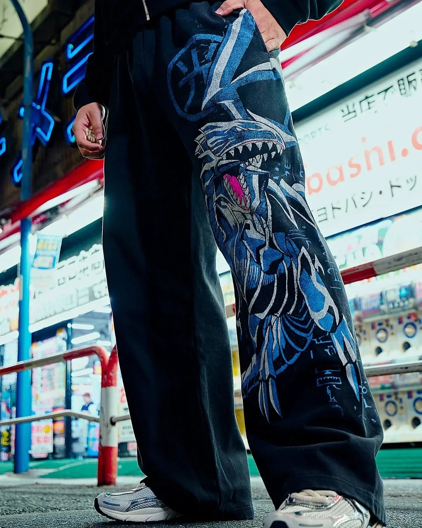 Pantalones colgados de dragón blanco de ojos azules Y2K para hombre, estilo popular, de pierna ancha, estilo informal, estilo Harajuku.